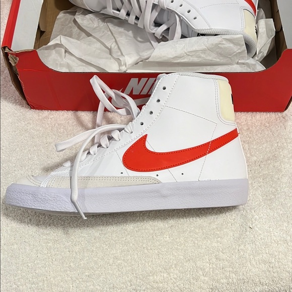 Nike Kids White and Red Sneakers - Picture 4 of 7
